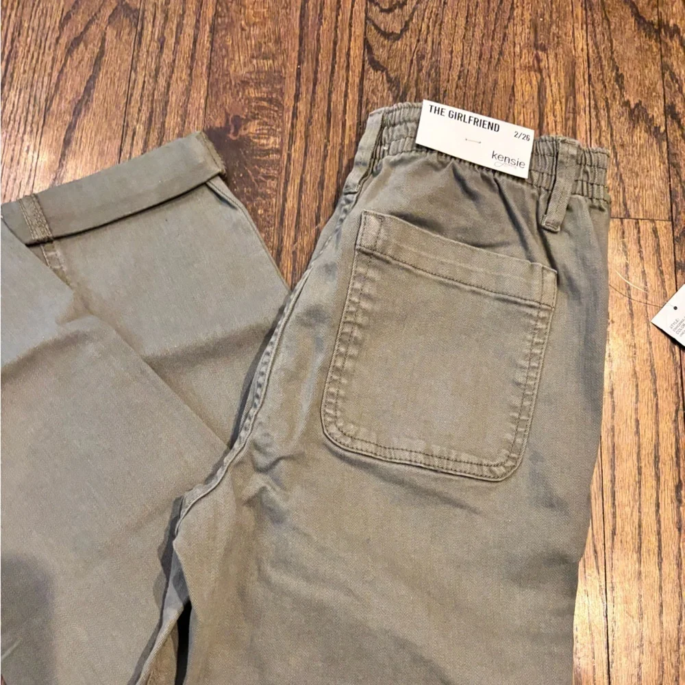 Kensie Women's green Chinos with Drawstring 2/26
